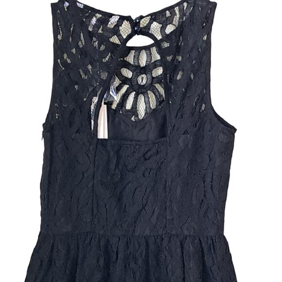 NWT Lauren Conrad Black  Lace Fit & Flare Dress Size 4 - Picture 10 of 15